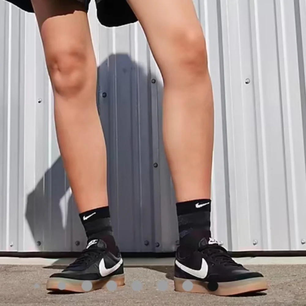 Nike WMNS Black Leather Sneakers with White Swoosh Nike Killshot 2
FZ5630-001 - Picture 15 of 16